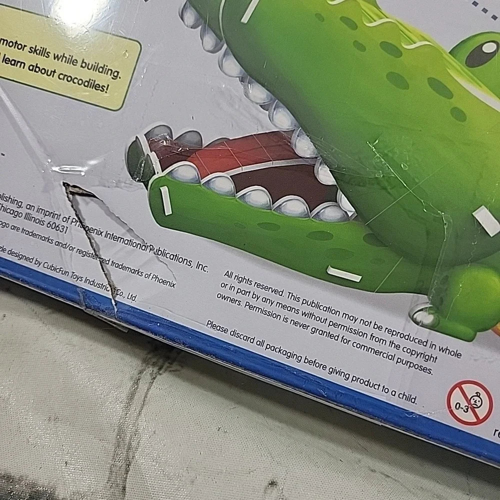 Crocodile 3-D Puzzle & Book‎ by Sequoia Children's Publishing New Damaged Box